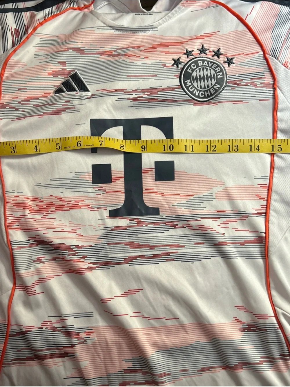 adidas White & Coral FC Bayern Munich Boys Away Jersey 28 slim (10/12)